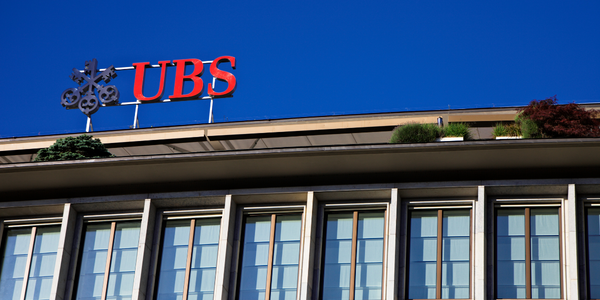  UBS Enhances Risk Management and Compliance with Neo4j Data Lineage Tool - IoT ONE Case Study